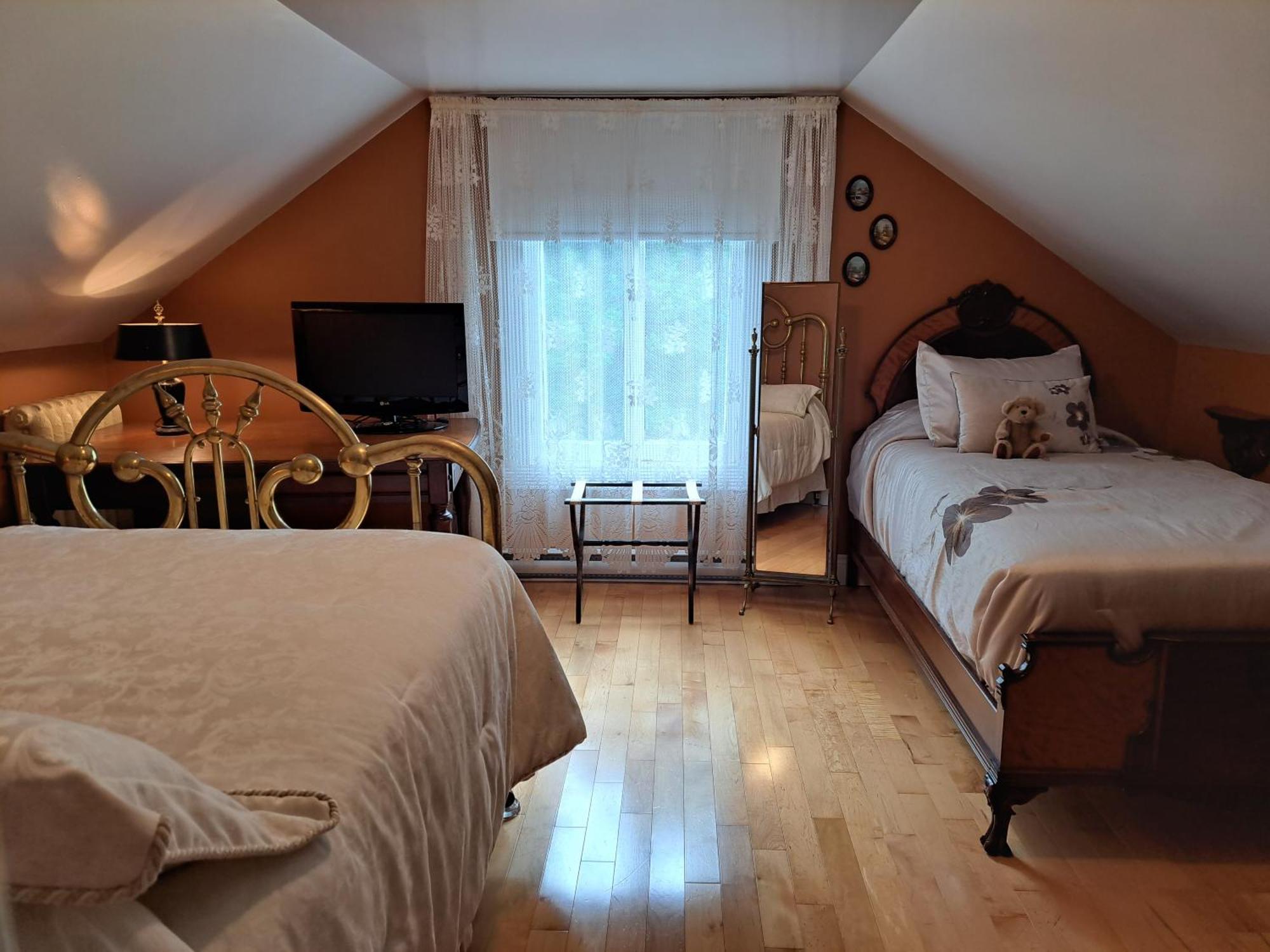 Gite Au Charme Victorien Beauceville Ngoại thất bức ảnh